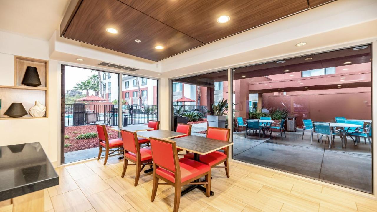 Holiday Inn Express Fremont - Milpitas Central By Ihg Exterior foto